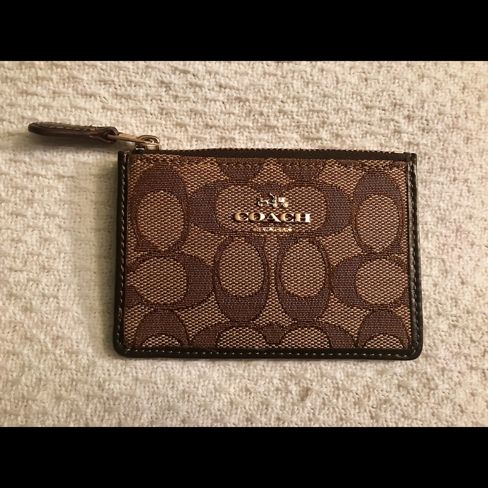 Small Coach Wallet.  Never used. Brand new!